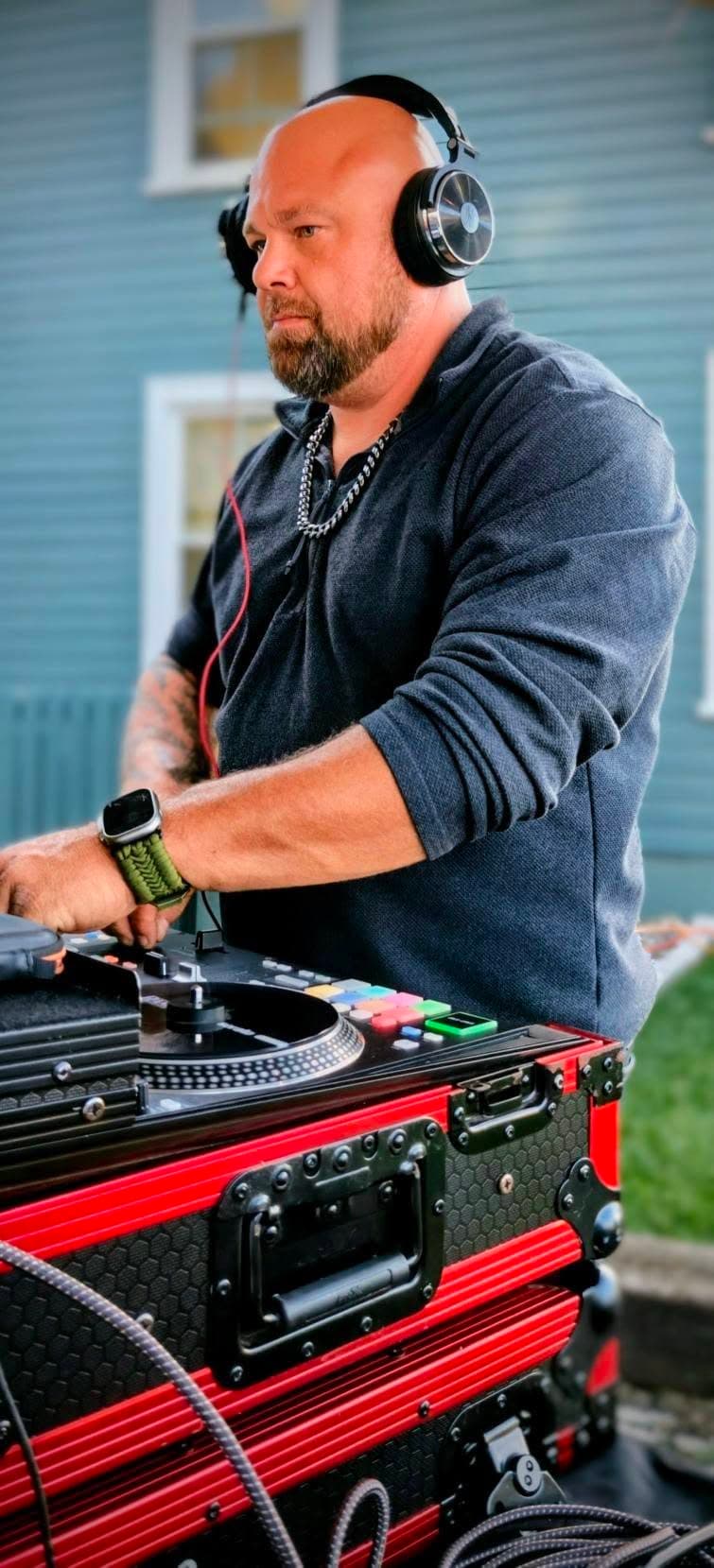 Stephen Hall JR — DJ Seamless